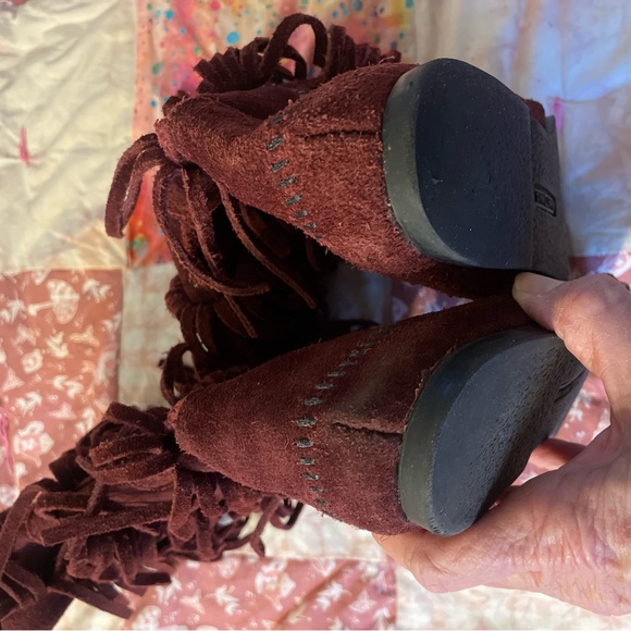 Minnetonka 3 Layer Fringe Boots 1638F Burgundy Moccasin Suede Size 11 - Picture 8 of 12